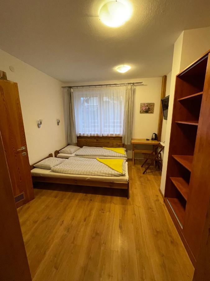 Gosciniec Ozna Kiczora Exterior photo